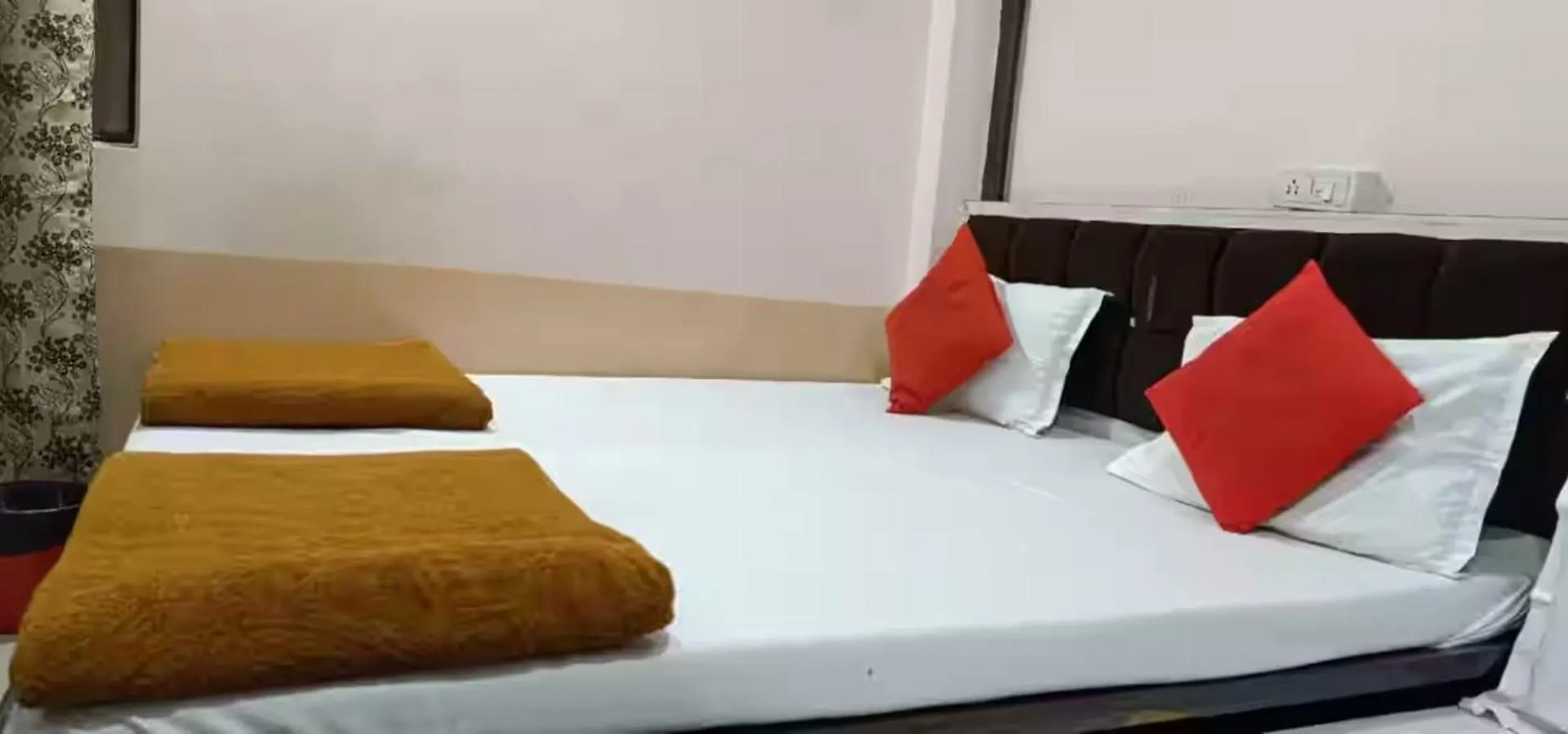 Hotel H M International Varanasi 2*,  Indien