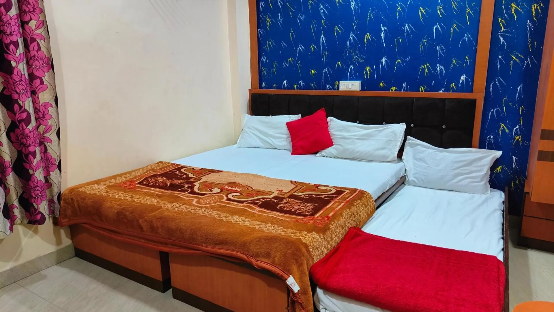 Hotel H M International Varanasi