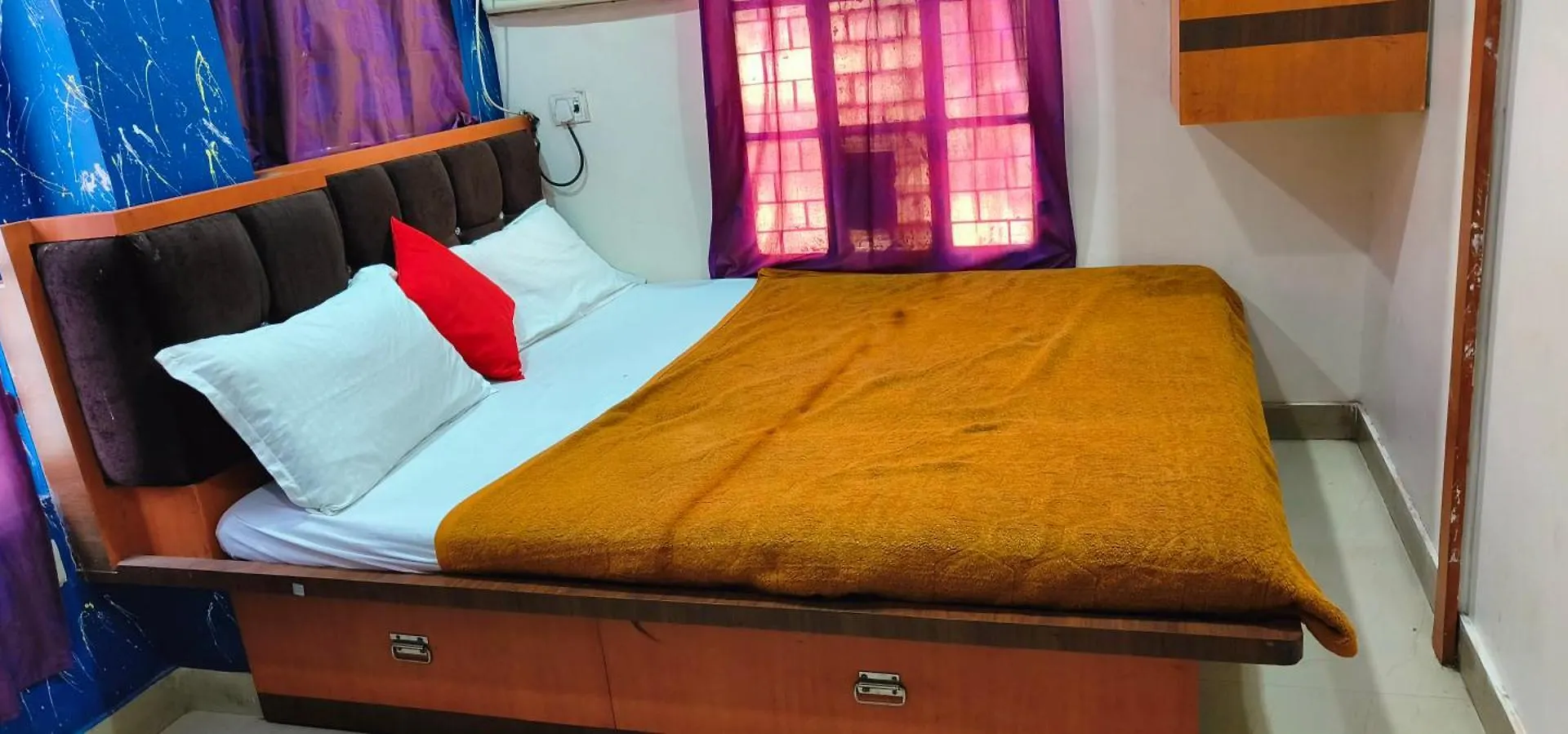 Hotel H M International Varanasi