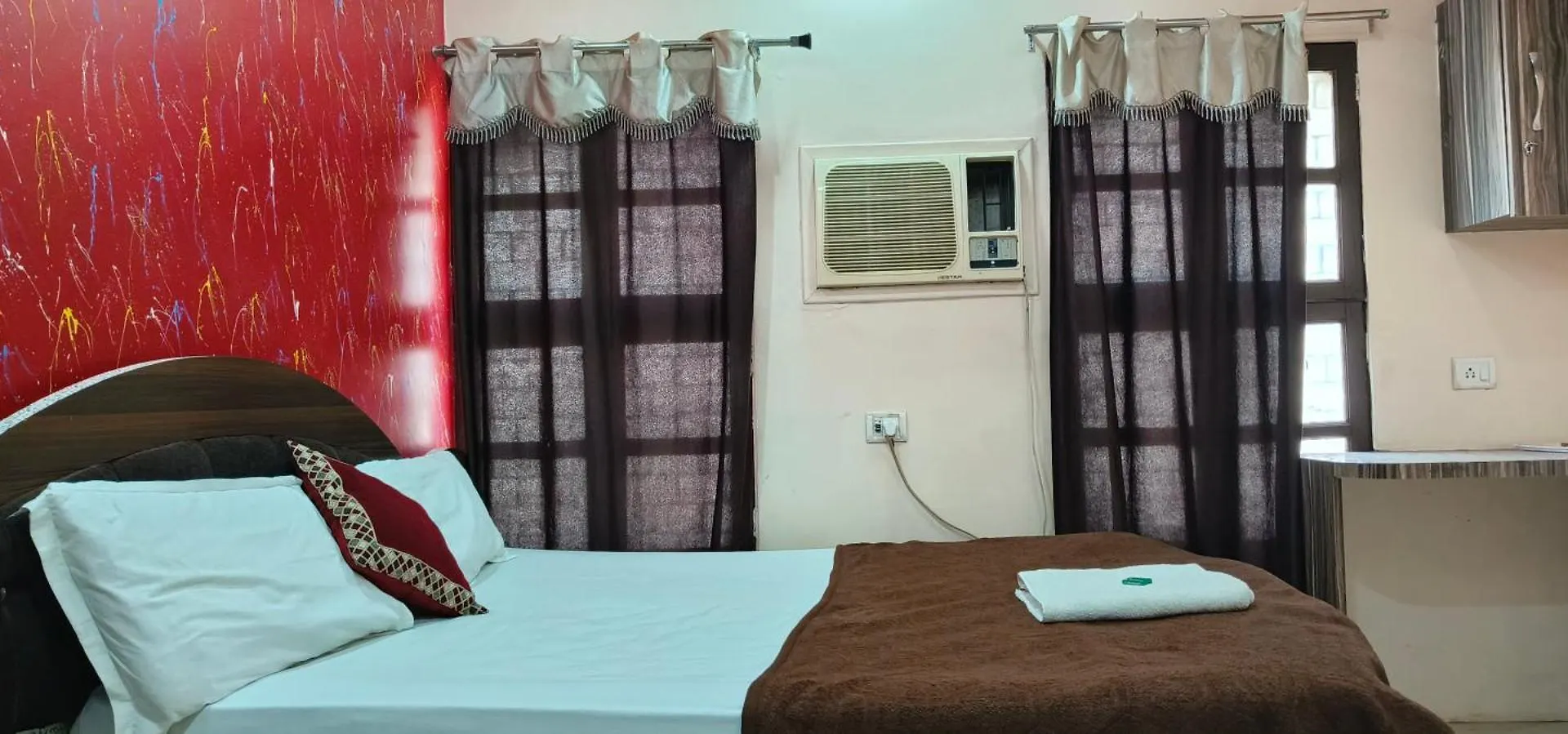 Hotel H M International Varanasi 2*,  Indien