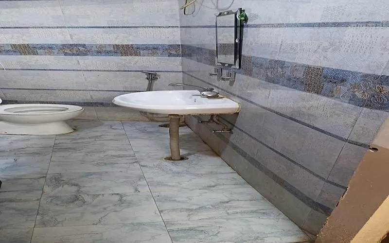 Hotel H M International Βαρανάσι 2*,