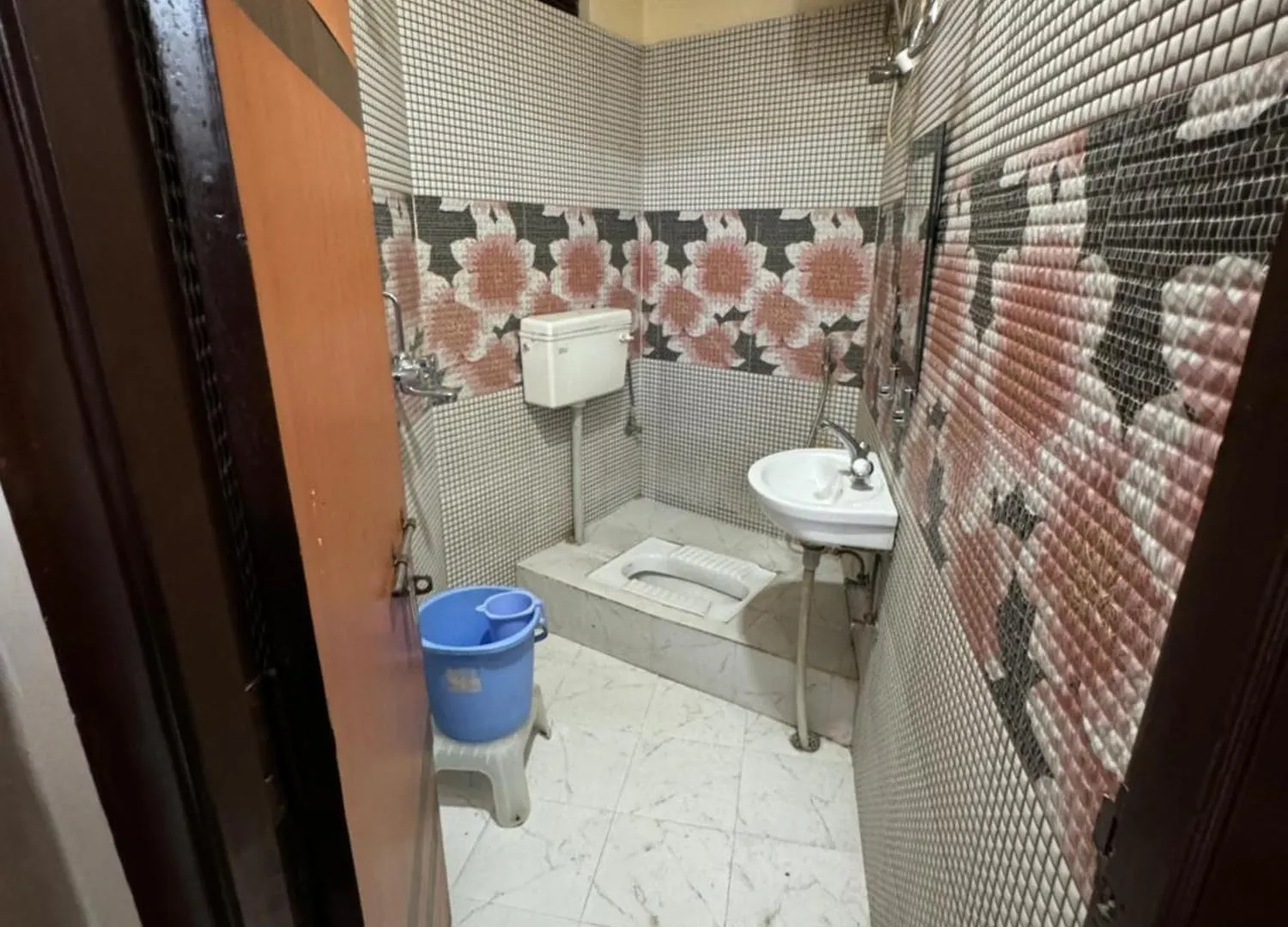 Hotel H M International Βαρανάσι 2*,