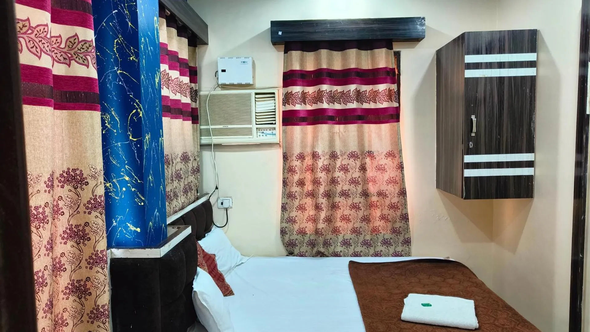 Hotel H M International Βαρανάσι