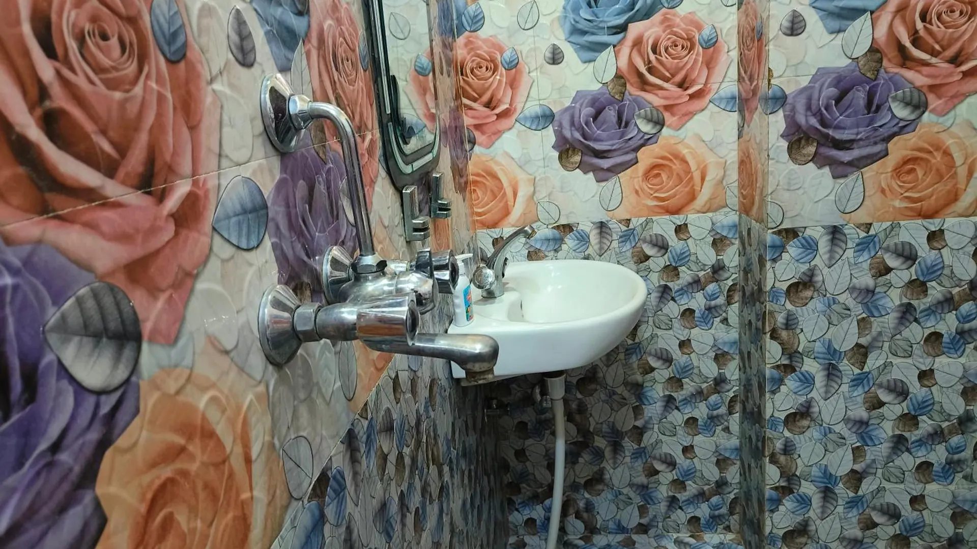 Hotel H M International Βαρανάσι 2*,