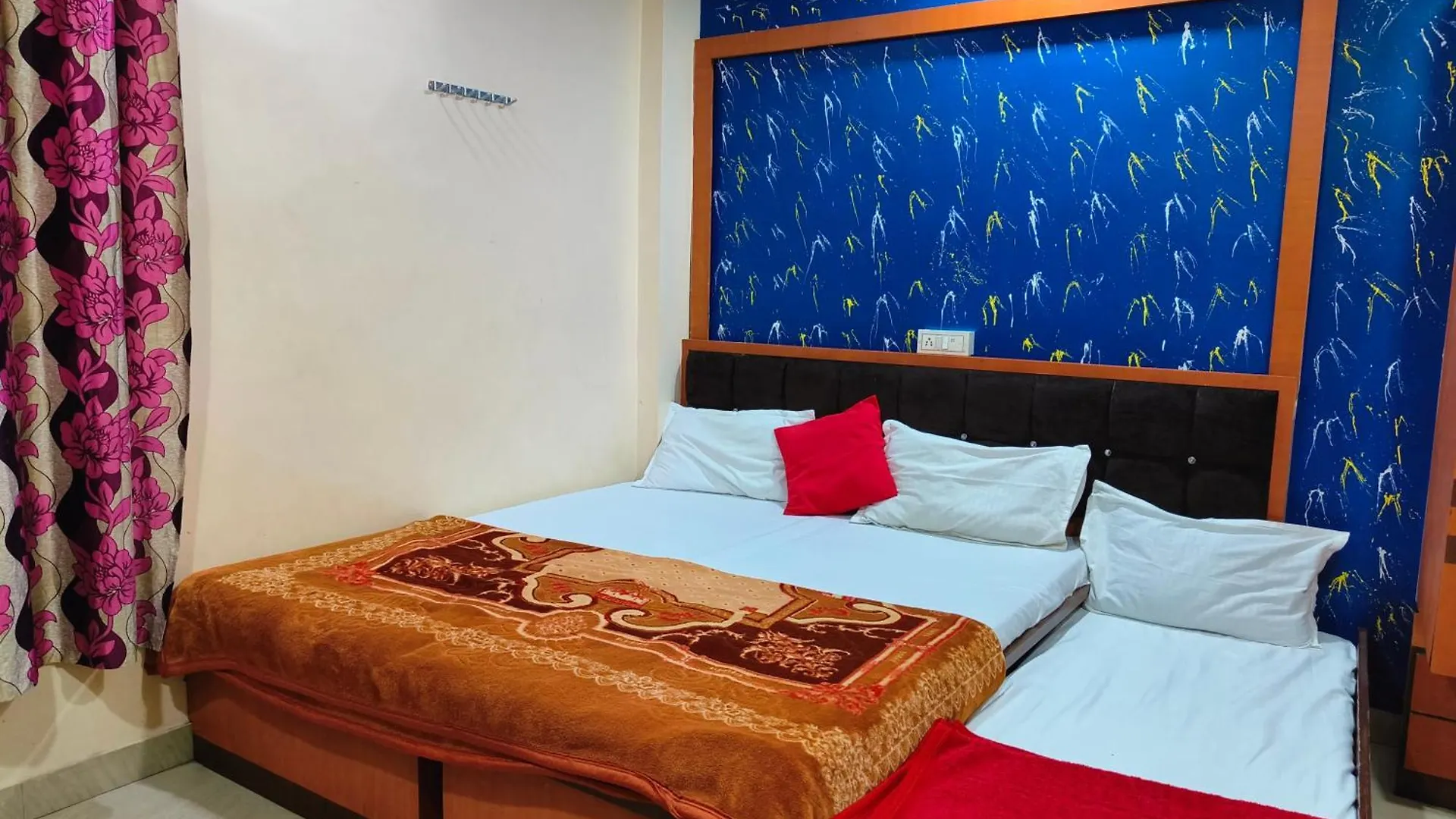 Hotel H M International Βαρανάσι 2*,  Ινδία