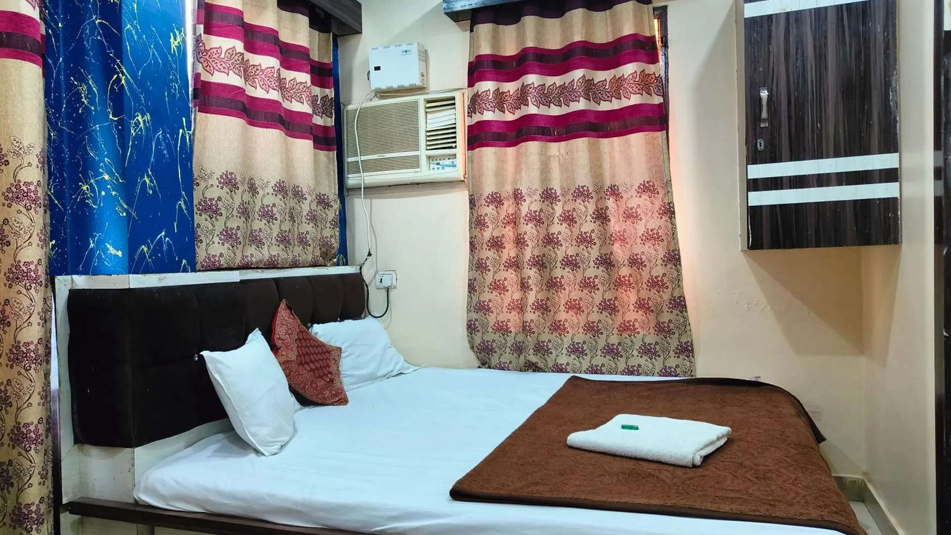 Hotel H M International Βαρανάσι